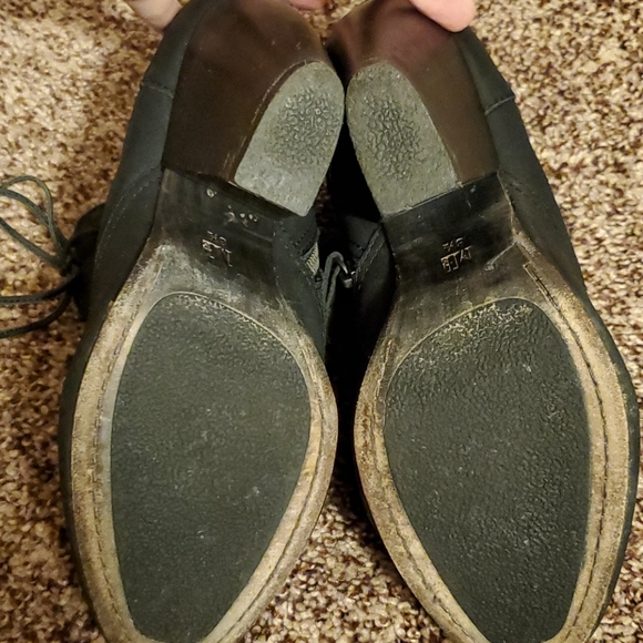 Mia Limited Edition black bootie - Picture 6 of 8